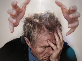 Elementet av avbrott återkommande smärta i huvudvärk-sömn hemikrani