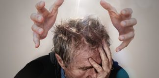 Elementet av avbrott återkommande smärta i huvudvärk-sömn hemikrani
